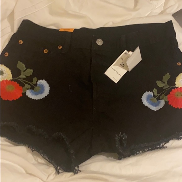 Embroidered Levi’s - Picture 1 of 3
